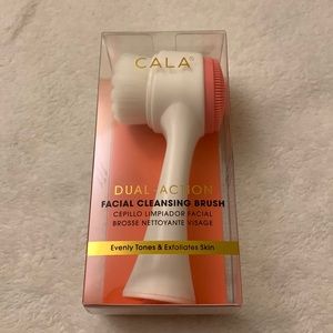 🎉 FINAL SALE 🎉HP🎉 NIB Cala Dual Action Facial Brush